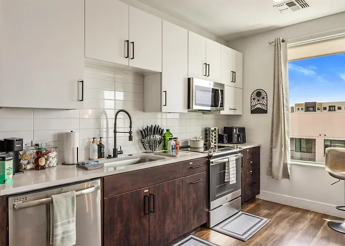 Escape To The Penthouse King Bed Apartment